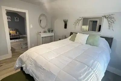 Image de Cozy and private 3 bedroom unit located a few blocks from downtown Sheboygan.