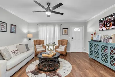 Image de Close to Msu | Stylish | Grill Deck