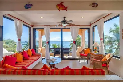 Image de Relax in Your Private Beachfront Retreat, Surrounded by Breathtaking Ocean Views