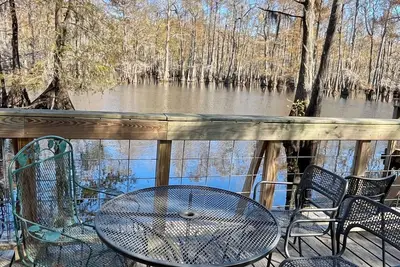 Image de Iatt Lake Cabins and Kayaks House Boat