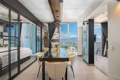 Image de The Designer’s Nook - Urban Chic Living