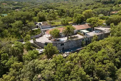 Image de Villa à Naregno avec 9 chambres à coucher, 9 couchages