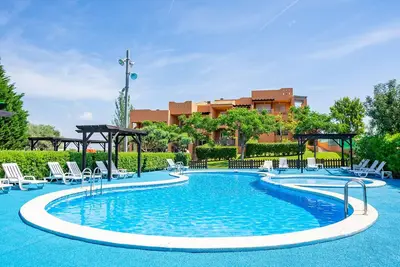 Appartement 'Montemar Natura Resort' avec piscine partagée, Wi-Fi et climatisation