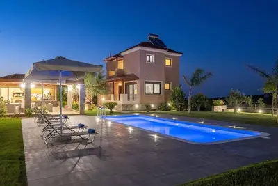 Image de Superb Modern Villa, A/C, Gym, Private Pool, Bbq House, Sea Views - 15mins from Heraklion & Beaches!