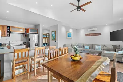 Image de Oceanview Condo Walking distance to Beach Sleeps 6