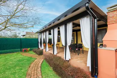 Image de Belle maison à Sisan avec WiFi