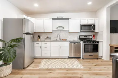 Image de Cozy Fountain Square gem near Lucas Oil Stadium! Pet-Friendly!