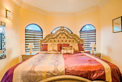 Image de Ocho Rios/Tower Isle King Suite/Balcony/Jacuzzi/Pool/Private Chef/Airport Svc.