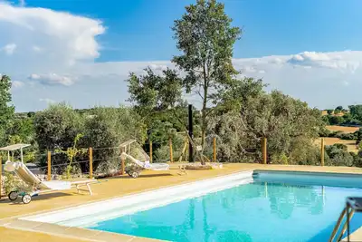 Image de Maison de vacances privée avec piscine, bain à remous, climatisation, Wifi, Tv, patio