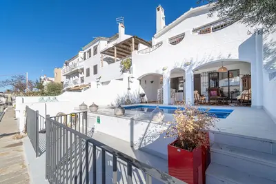 Image de Maison de pêcheur avec 3 chambres, piscine et amarre