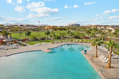 Image de Upscale- New Home- One mile from State Farm Stadium! Long and mid term rentals!