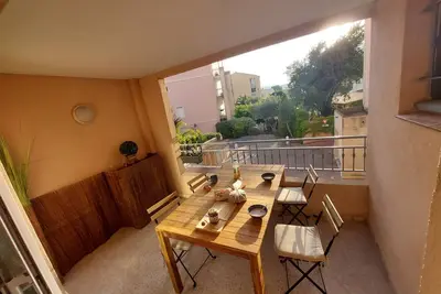Image de Très Beau T2 Neuf, Calme, Terrasse, au Cœur de Sanary + box Fermé en Sous-sol
