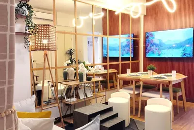 Image de Cozy 2br Condo Unit. Situated at the heart of metropolitan Cbd's and Malls.