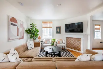 Image de The OakTree | Dt Charleston Gem - Near King Street