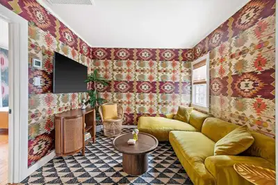 Image de The OakTree | Bohemian Charm in Dt Charleston!