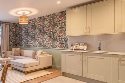 Escape in Style to Windsor with Free Parking