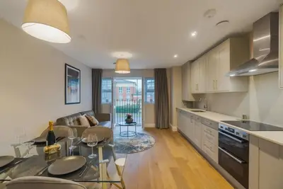 Charming Two-Bedroom Apartment in Windsor