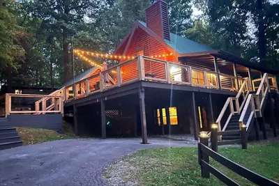 Image de Scenic Hideaway: Pet-Friendly, Secluded, Game Room, fire pit, hot tub, Wi-Fi