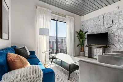 Image de Lodgeur | Inviting & upbeat 2br loft | Midtown