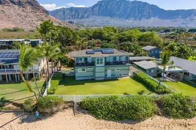 Makaha-465 Farrington: Spacious 4br Oceanfront Haven with Modern Amenities