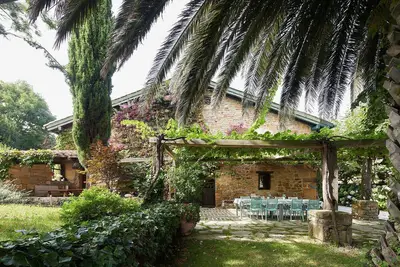 Image de Maison De Charme Dans Un Environnement INÉGALÉ
