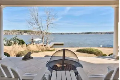 Image de Waterfront Lake Oconee home - beautiful home with gorgeous views, kayaks