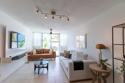 Image de New Spacious Garden Haven 3br Near The Beach - 5 Min Drive