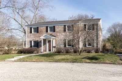 Image de Welcome to the Place on College Ave! !