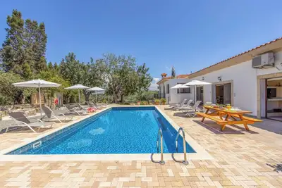 Image de Villa Meadowlands - Cinq Chambres Villa, Couchages 10