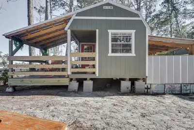 Image de Calabash Studio Cabin, 4 Mi to Sunset Beach!