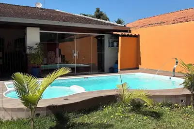 Image de Linda e Aconchegante Casa a 400m da Praia