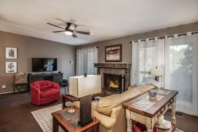 Image de Alto Mountain Hideaway! Spacious condo with large deck