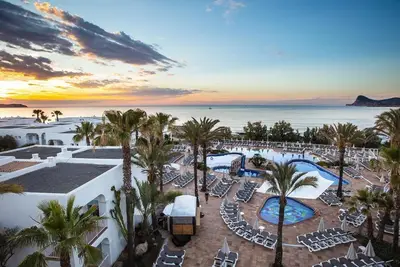 Image de All inclusive two-bedroom suite and exclusive terrace with whirlpool in Ibiza