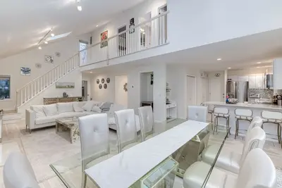 Image de Comfortable Orchard Oasis in wine country on Long Islands beautiful North Fork!