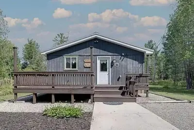 Image de Secluded Cabin on 40 acres with a hot tub.