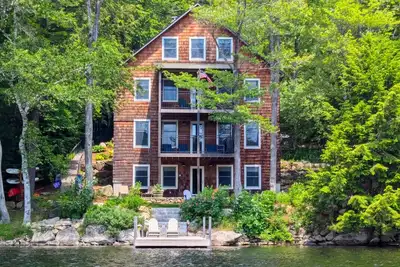 Image de #145-A - Water`s Edge Lake Sunapee Family Retreat