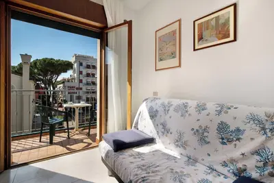 Image de Appartement 'Villa Pineta' avec terrasse privée, balcon et climatisation