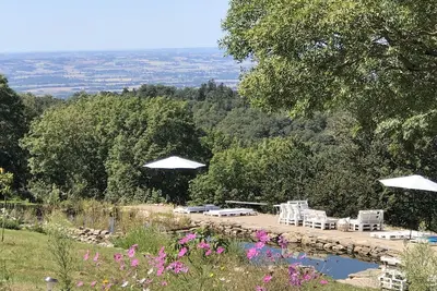 Image de Maison de vacances Haut Standing 'Charmante Et Élégante Ferme Rénovée' vue lac, piscine et Wi-Fi