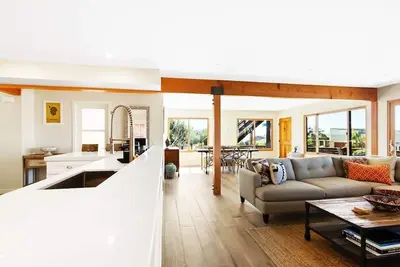 Image de Beachside Hideaway- Right on Neptune Ave- 7 min walk to beach access