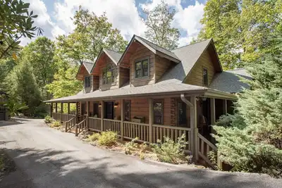 Image de Chic Lodge 0. 6m to Ski/Tube Resort+Winter Mtn Views