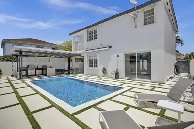 Image de family modern house, quiet area, remodel house.