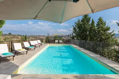 Image de Country house sleeps 10 with pool