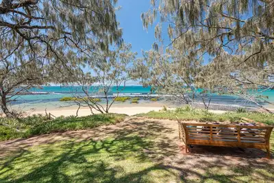 Image de 2-Bed Ground Floor Ocean Front Unit Beach Oasis