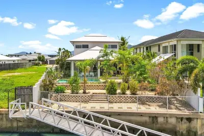 Image de The Anchorage - Exclusive Waterfront Luxury | Private Pool | Marina Views