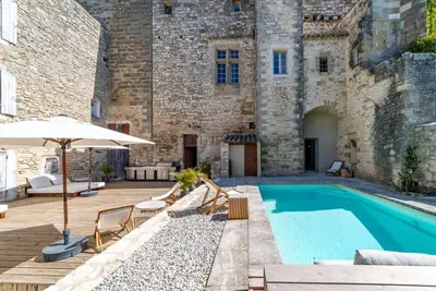 New! Historic Chateau near Uzès, Le Chevalier, 1 of 3 apartments, courtyard gard