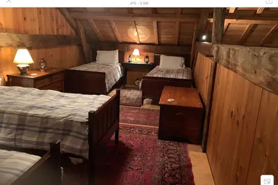Image de Rustic Loft Barn that sleeps 5, close to downtown Wolfeboro