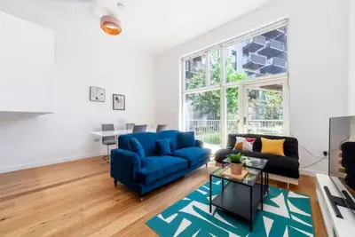 Image de Fantastic 3bdr Duplex w/balcony East London