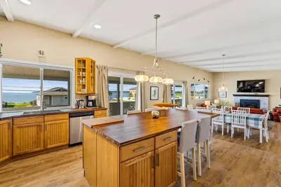 Image de Beach access, water view, Bbq, Wifi-Pcd