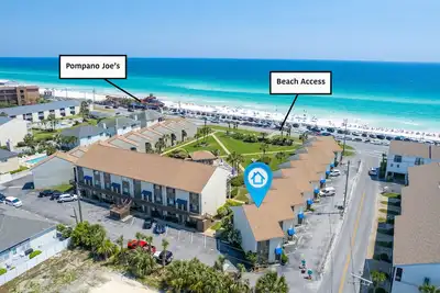 Image de Beach Townhome steps away from White Sand Beaches!