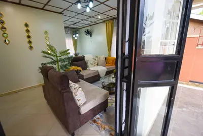 Image de Maison de vacances entière @Kampala, meublée avec amour